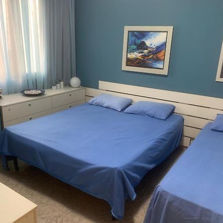 Cheerful 1-Bedroom Home In Durres Голем Екстериор снимка